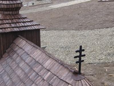 Miniatúry drevených chrámov v obci Ľutina 27